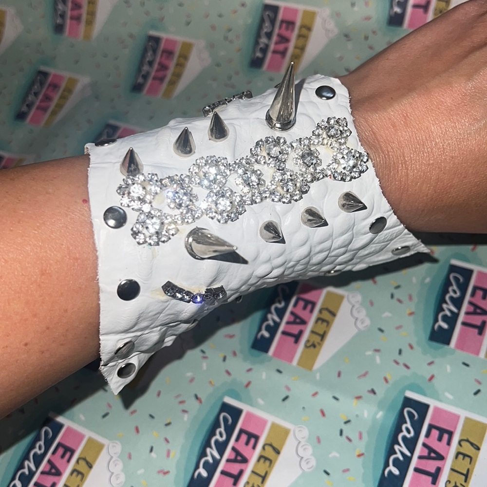 White leather spike bracelet